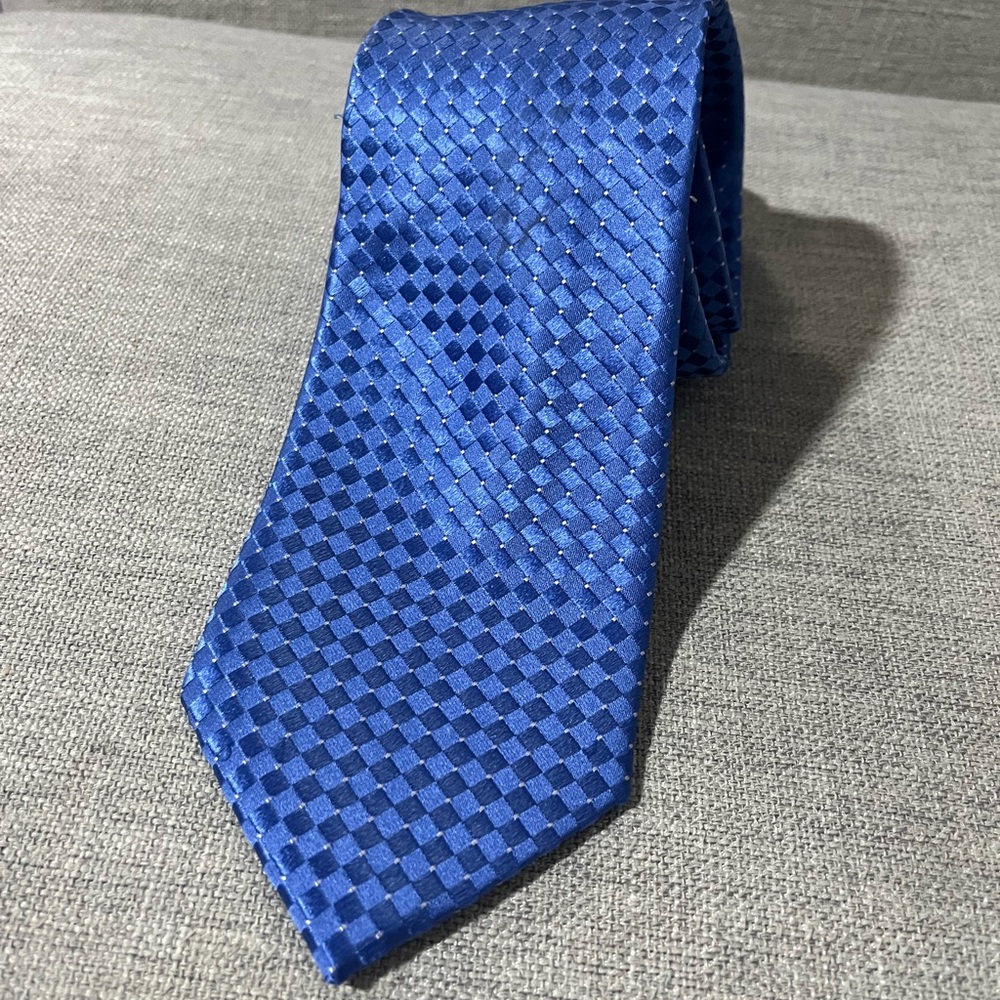 Royal Blue Geometric Silk Necktie